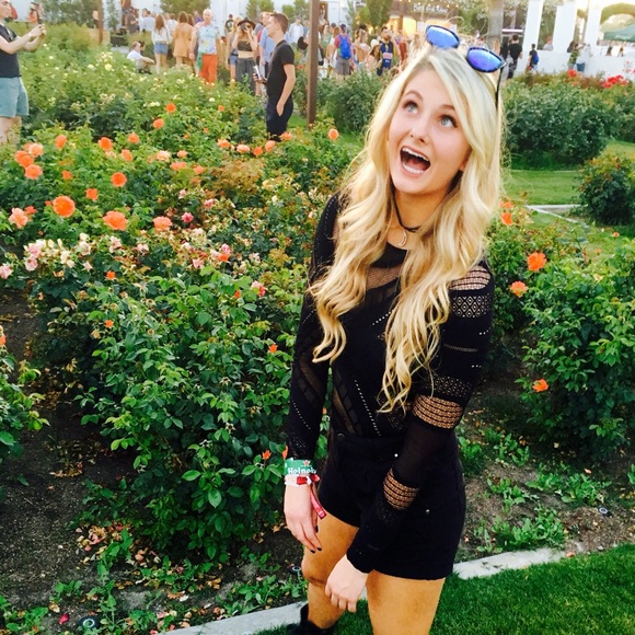 Meet your Posher, Whitney - Picture 3 of 6